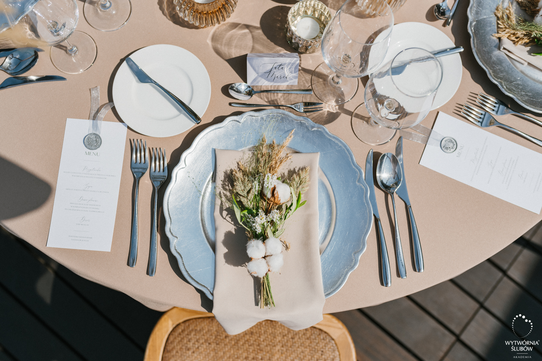 dekoracja stołu na wesele - ślubne dekoracje